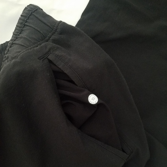 Lululemon size 10 black Jogger Pants - Picture 4 of 4